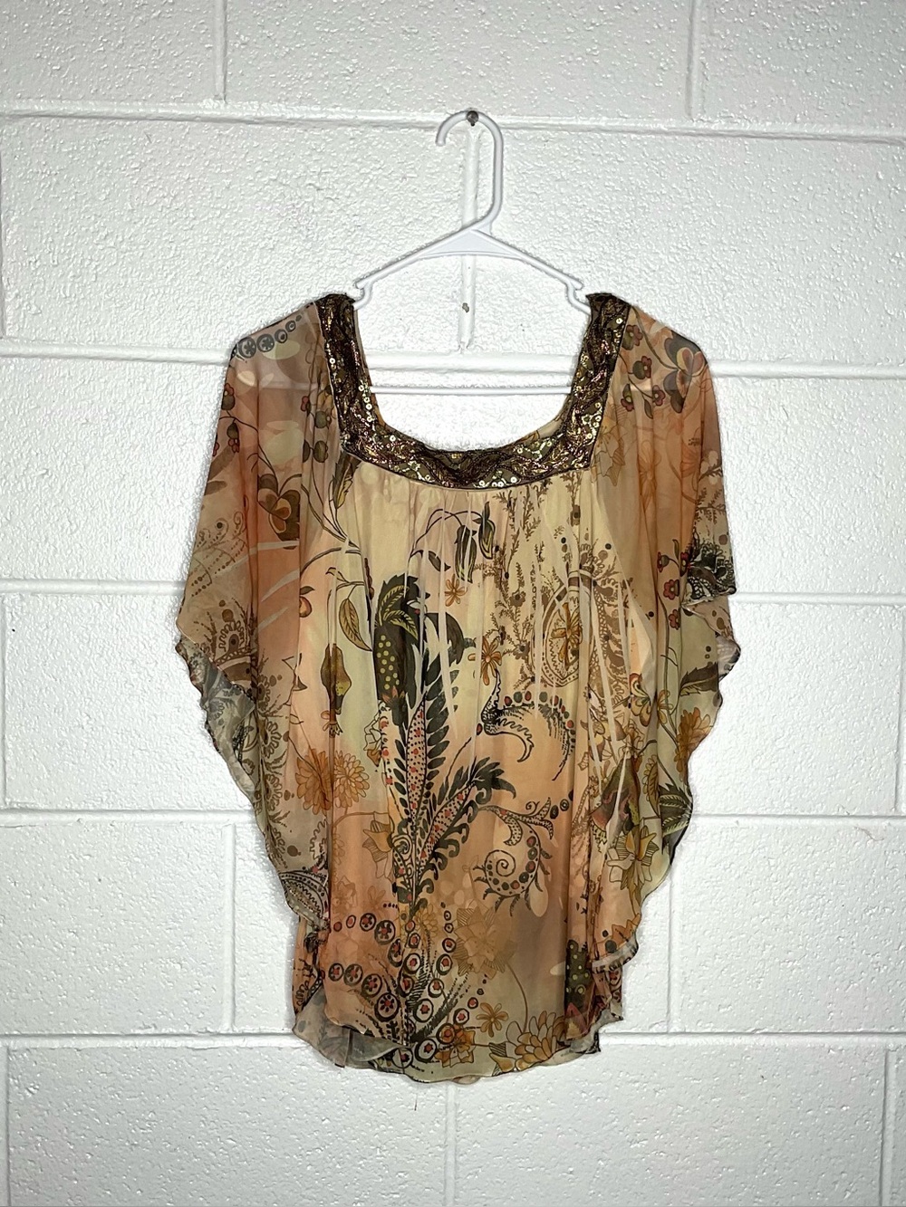 < Y2K Dressbarn Flowy Floral Paisley Tunic Top With Sequin Neckline >